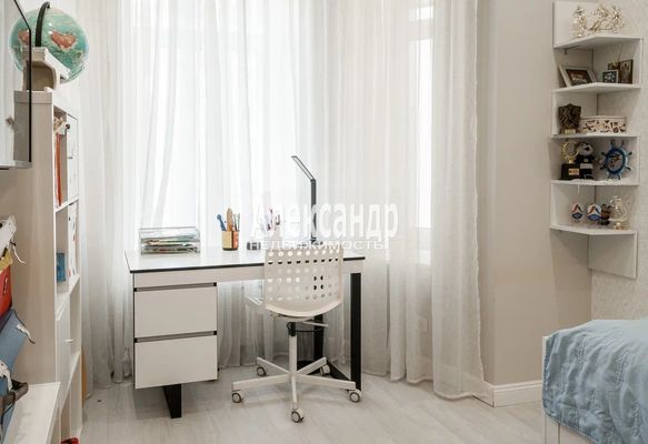 Продам трехкомнатную (3-комн.) квартиру, Большой П.С. пр-кт, 57/1, Санкт-Петербург г
