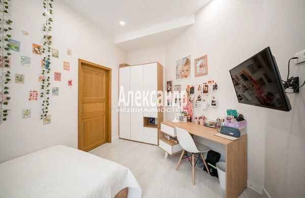 Продам трехкомнатную (3-комн.) квартиру, Большой П.С. пр-кт, 57/1, Санкт-Петербург г