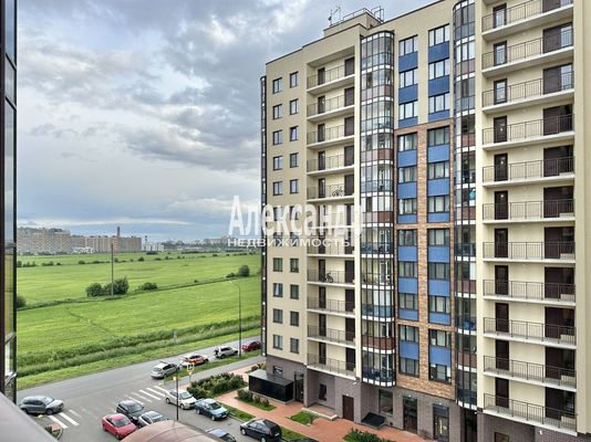Продам двухкомнатную (2-комн.) квартиру, Шекспира ул, 5, Бугры п