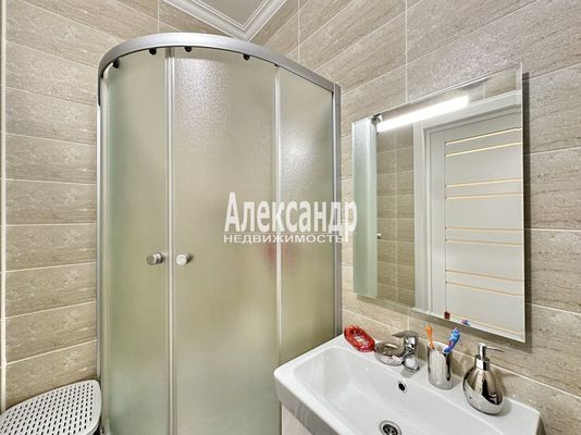 Продам двухкомнатную (2-комн.) квартиру, Шекспира ул, 5, Бугры п