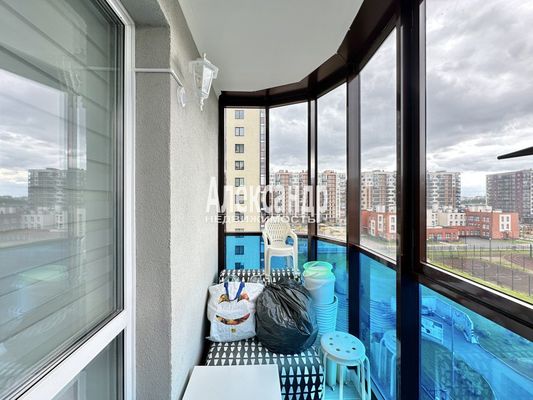 Продам двухкомнатную (2-комн.) квартиру, Шекспира ул, 5, Бугры п