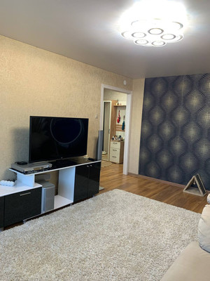 Продам двухкомнатную (2-комн.) квартиру, Деповская ул, 162а, Ишим г