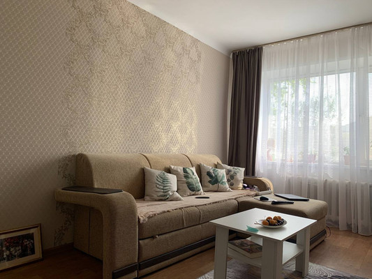 Продам трехкомнатную (3-комн.) квартиру, Красина ул, 11, Ишим г