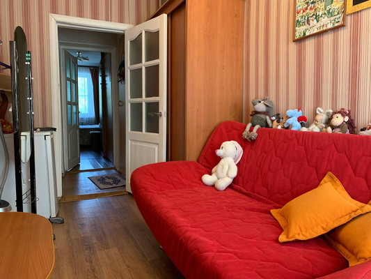 Продам трехкомнатную (3-комн.) квартиру, Красина ул, 11, Ишим г