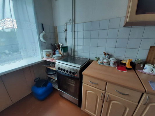 Продам однокомнатную (1-комн.) квартиру, Крестецкая ул, 27, Старая Русса г