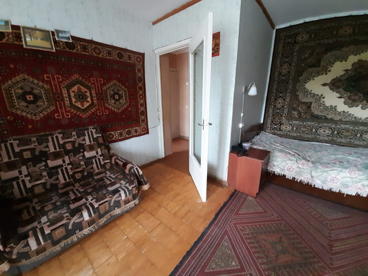 Продам однокомнатную (1-комн.) квартиру, Крестецкая ул, 27, Старая Русса г