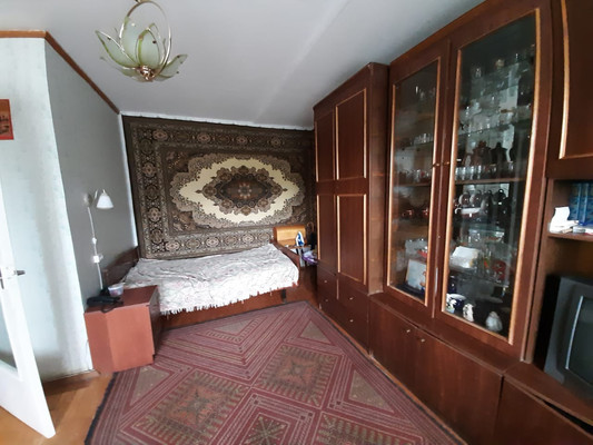 Продам однокомнатную (1-комн.) квартиру, Крестецкая ул, 27, Старая Русса г