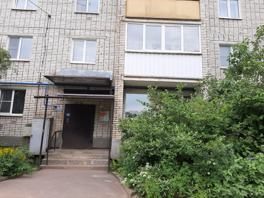 Продам однокомнатную (1-комн.) квартиру, Крестецкая ул, 27, Старая Русса г