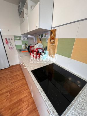 Продам однокомнатную (1-комн.) квартиру, Петровский б-р, 7, Мурино п
