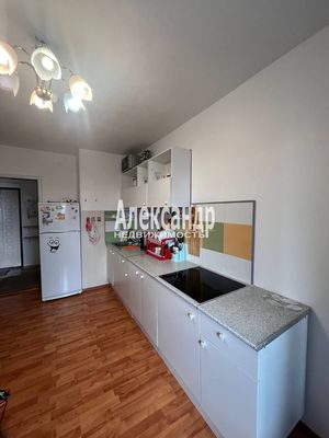 Продам однокомнатную (1-комн.) квартиру, Петровский б-р, 7, Мурино п