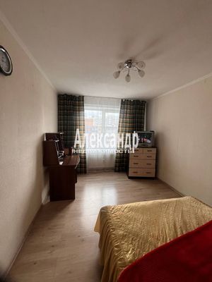 Продам однокомнатную (1-комн.) квартиру, Петровский б-р, 7, Мурино п
