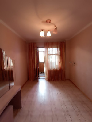 Продам трехкомнатную (3-комн.) квартиру, Энтузиастов ул, 42/8, Волгодонск г