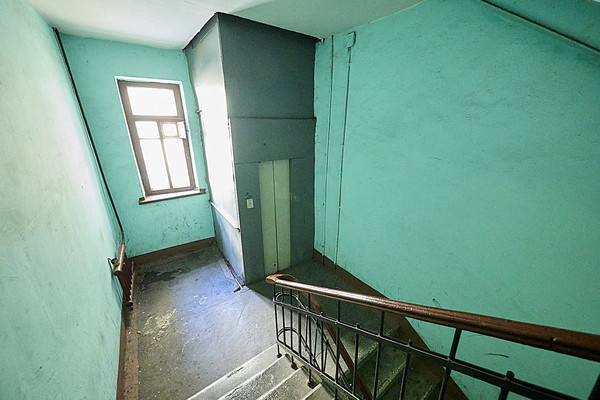 Продам комнату в 7-комн. квартире, Курляндская ул, 32, Санкт-Петербург г