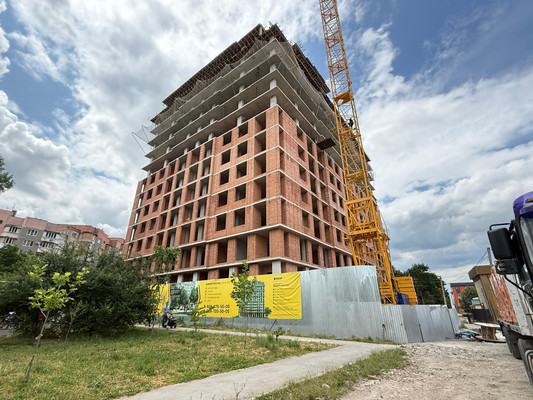 Продам трехкомнатную (3-комн.) квартиру, Тарчокова ул, 58кв, Нальчик г