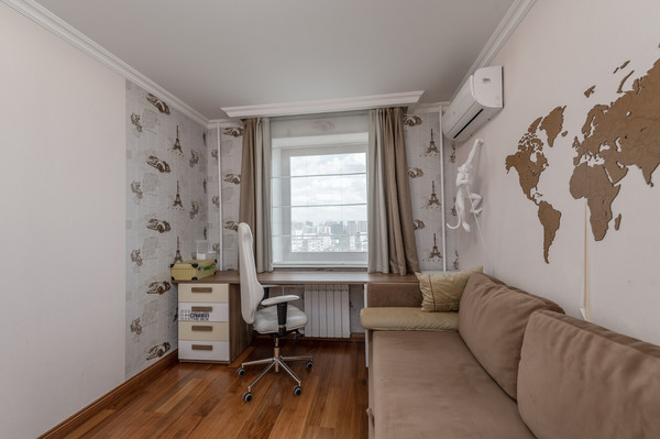 Продам трехкомнатную (3-комн.) квартиру, Большая Очаковская ул, 44к1, Москва г