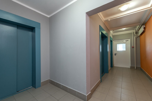 Продам трехкомнатную (3-комн.) квартиру, Большая Очаковская ул, 44к1, Москва г