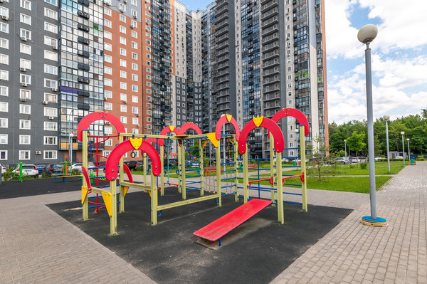 Продам трехкомнатную (3-комн.) квартиру, Большая Очаковская ул, 44к1, Москва г