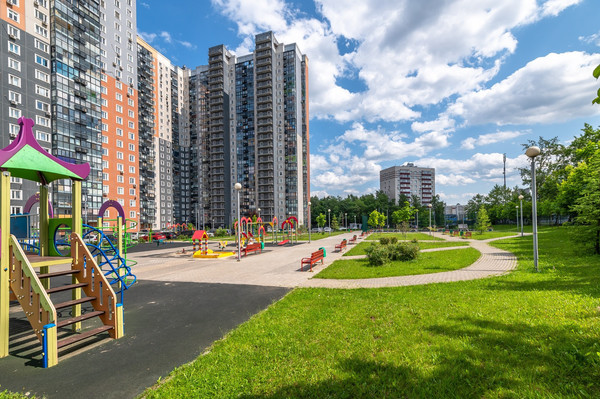 Продам трехкомнатную (3-комн.) квартиру, Большая Очаковская ул, 44к1, Москва г