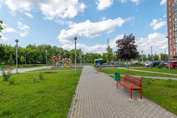 Продам трехкомнатную (3-комн.) квартиру, Большая Очаковская ул, 44к1, Москва г