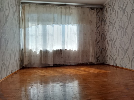 Продам трехкомнатную (3-комн.) квартиру, Бирюлёвская ул, 18к2, Москва г