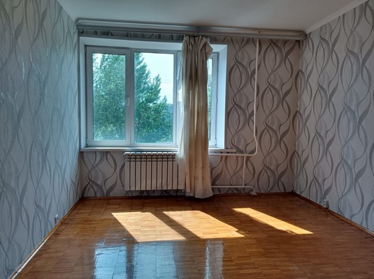 Продам трехкомнатную (3-комн.) квартиру, Бирюлёвская ул, 18к2, Москва г
