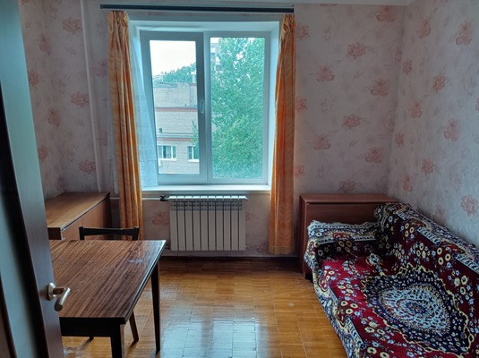 Продам трехкомнатную (3-комн.) квартиру, Бирюлёвская ул, 18к2, Москва г