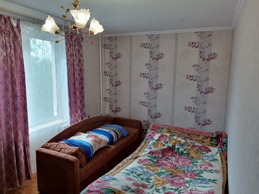 Продам трехкомнатную (3-комн.) квартиру, Бирюлёвская ул, 18к2, Москва г