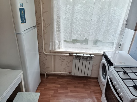 Продам трехкомнатную (3-комн.) квартиру, Бирюлёвская ул, 18к2, Москва г