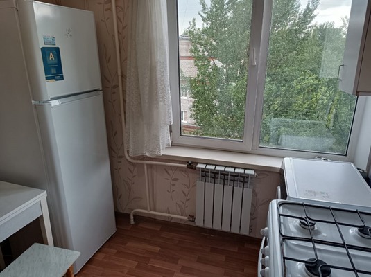 Продам трехкомнатную (3-комн.) квартиру, Бирюлёвская ул, 18к2, Москва г