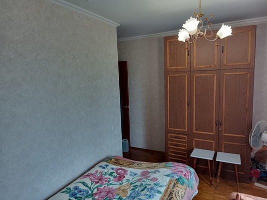 Продам трехкомнатную (3-комн.) квартиру, Бирюлёвская ул, 18к2, Москва г