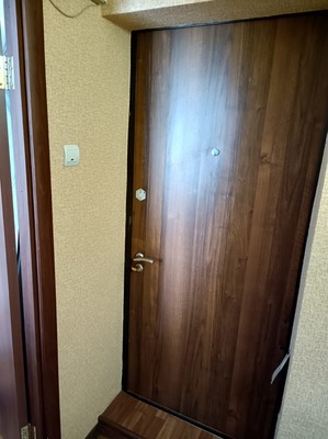 Продам трехкомнатную (3-комн.) квартиру, Бирюлёвская ул, 18к2, Москва г