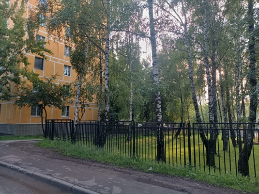 Продам трехкомнатную (3-комн.) квартиру, Бирюлёвская ул, 18к2, Москва г