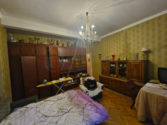 Продам двухкомнатную (2-комн.) квартиру, Орлово-Давыдовский пер, 2/5к1, Москва г