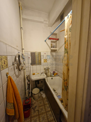 Продам двухкомнатную (2-комн.) квартиру, Орлово-Давыдовский пер, 2/5к1, Москва г