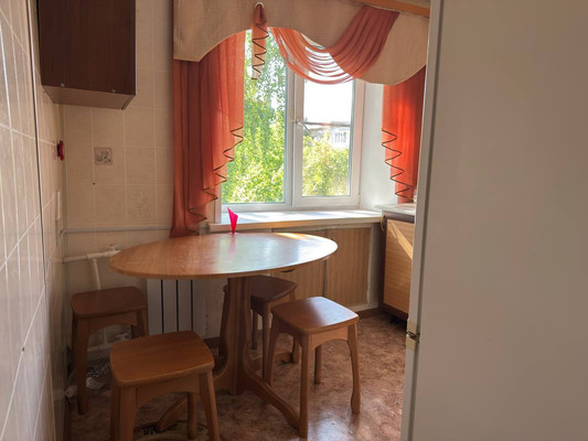 Продам двухкомнатную (2-комн.) квартиру, Рокоссовского ул, 31, Ишим г