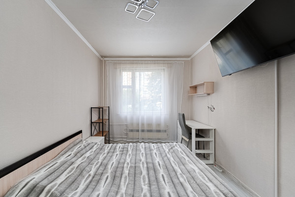 Продам трехкомнатную (3-комн.) квартиру, Лукинская ул, 5, Москва г