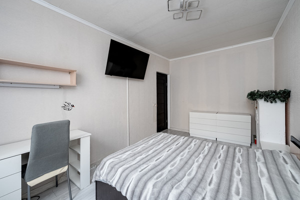 Продам трехкомнатную (3-комн.) квартиру, Лукинская ул, 5, Москва г