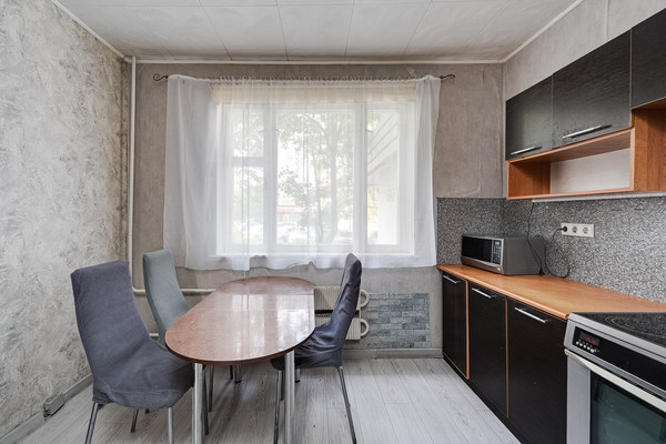 Продам трехкомнатную (3-комн.) квартиру, Лукинская ул, 5, Москва г