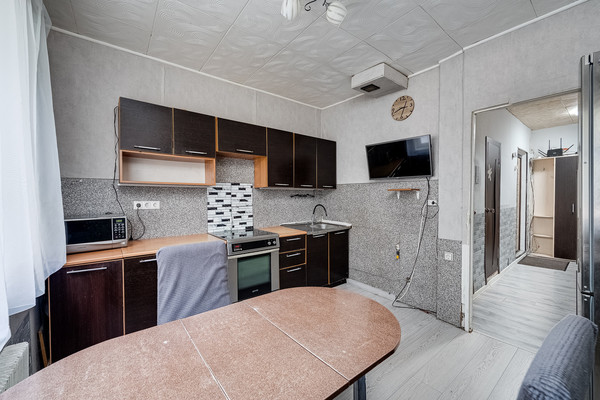 Продам трехкомнатную (3-комн.) квартиру, Лукинская ул, 5, Москва г
