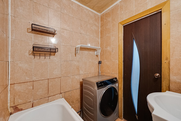 Продам трехкомнатную (3-комн.) квартиру, Лукинская ул, 5, Москва г