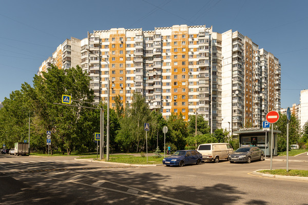 Продам трехкомнатную (3-комн.) квартиру, Лукинская ул, 5, Москва г