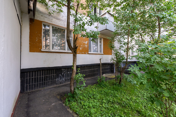 Продам трехкомнатную (3-комн.) квартиру, Лукинская ул, 5, Москва г