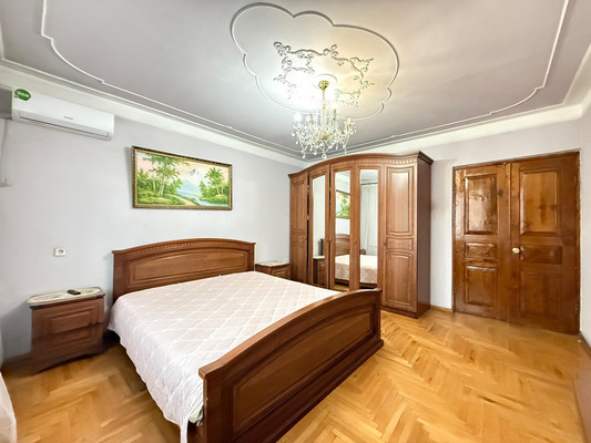 Продам трехкомнатную (3-комн.) квартиру, Эльбрусская ул, 19Б, Нальчик г