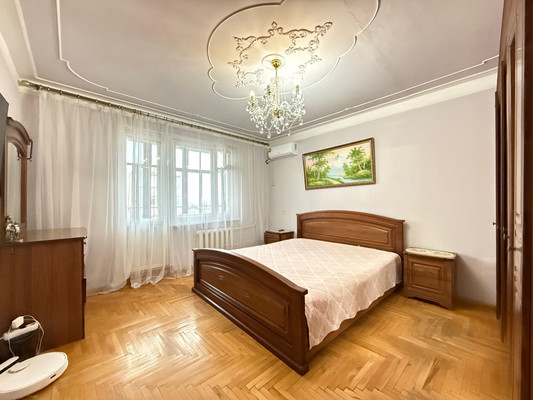 Продам трехкомнатную (3-комн.) квартиру, Эльбрусская ул, 19Б, Нальчик г