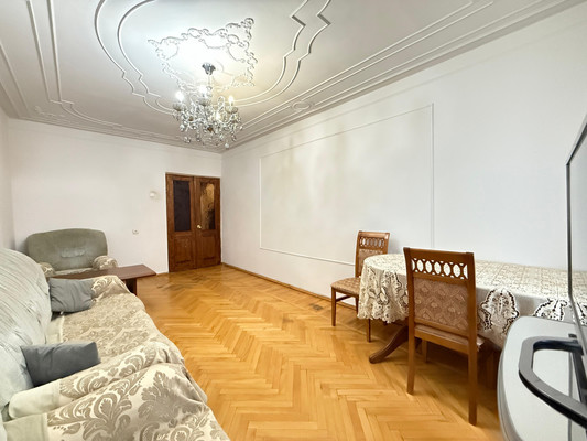 Продам трехкомнатную (3-комн.) квартиру, Эльбрусская ул, 19Б, Нальчик г