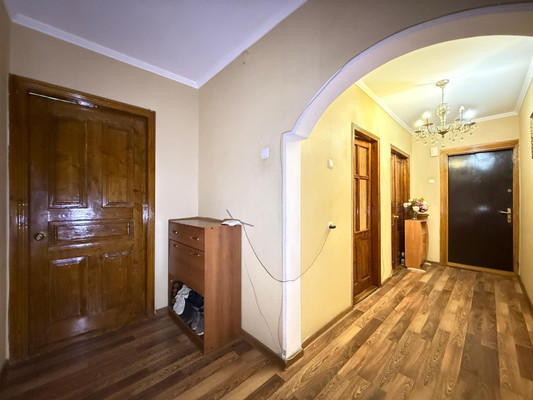Продам трехкомнатную (3-комн.) квартиру, Эльбрусская ул, 19Б, Нальчик г