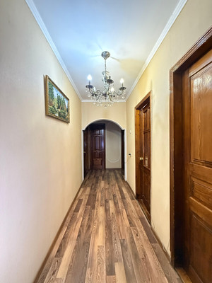 Продам трехкомнатную (3-комн.) квартиру, Эльбрусская ул, 19Б, Нальчик г