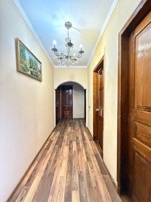Продам трехкомнатную (3-комн.) квартиру, Эльбрусская ул, 19Б, Нальчик г
