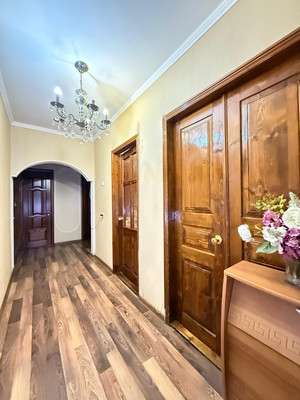 Продам трехкомнатную (3-комн.) квартиру, Эльбрусская ул, 19Б, Нальчик г