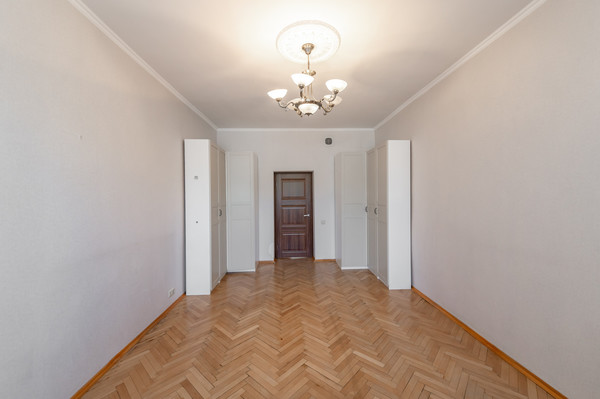 Продам двухкомнатную (2-комн.) квартиру, Ломоносовский пр-кт, 23, Москва г